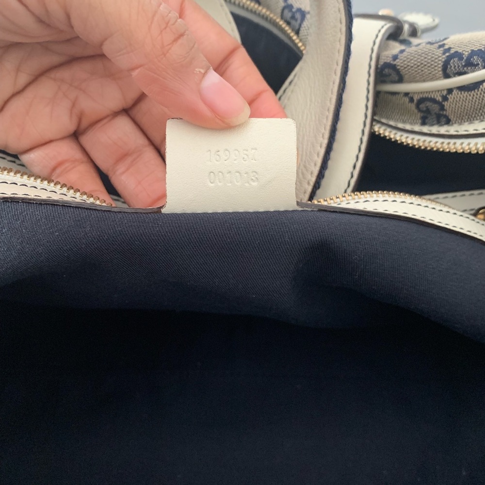 Vintage Gucci Blue Monogram Purse - Picture 3 of 3